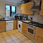 Сasa de vacaciones Entire House With Parking, Centrally Located & Close To Aviva Stadium Dublín
